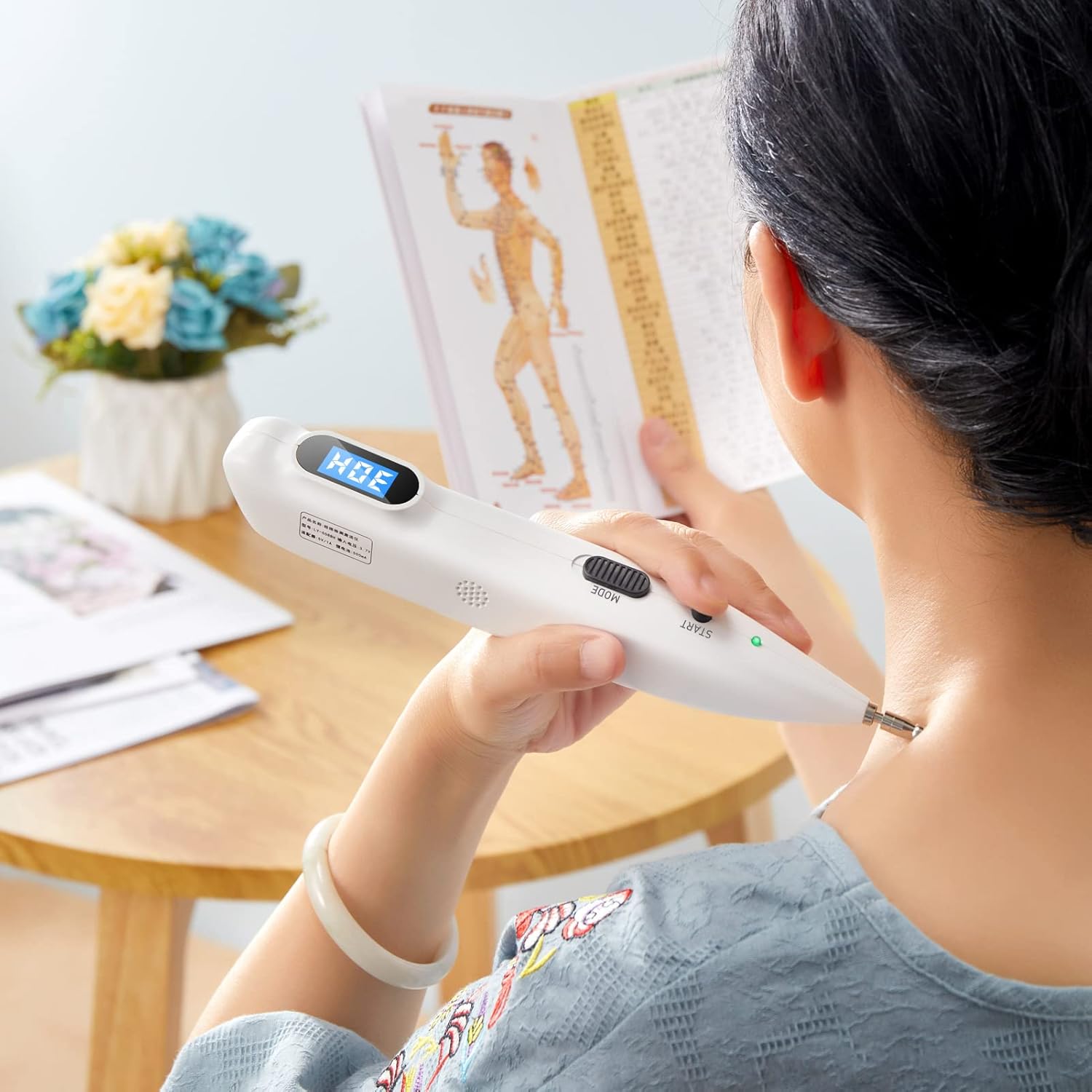 Electronic acupuncture pen rechargeable electric acupressure pen meridian detector excel ii lt stimulator acupoint automatic with 2 massage heads