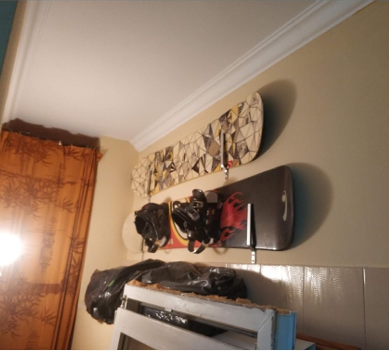 Hardware and Screw Cover Snowboard Storage Rack