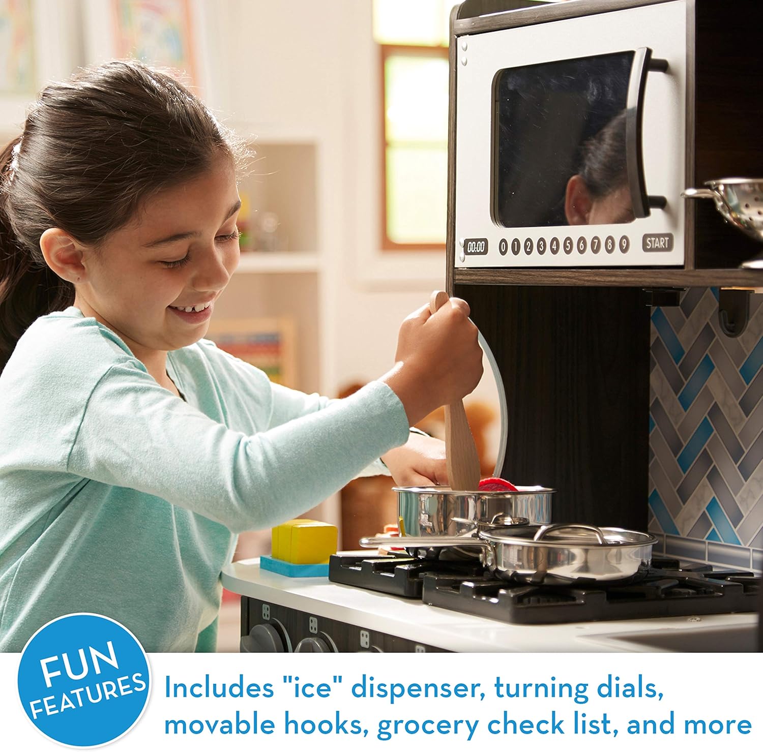 Wooden Chef Kitchen with Ice Cube Dispenser