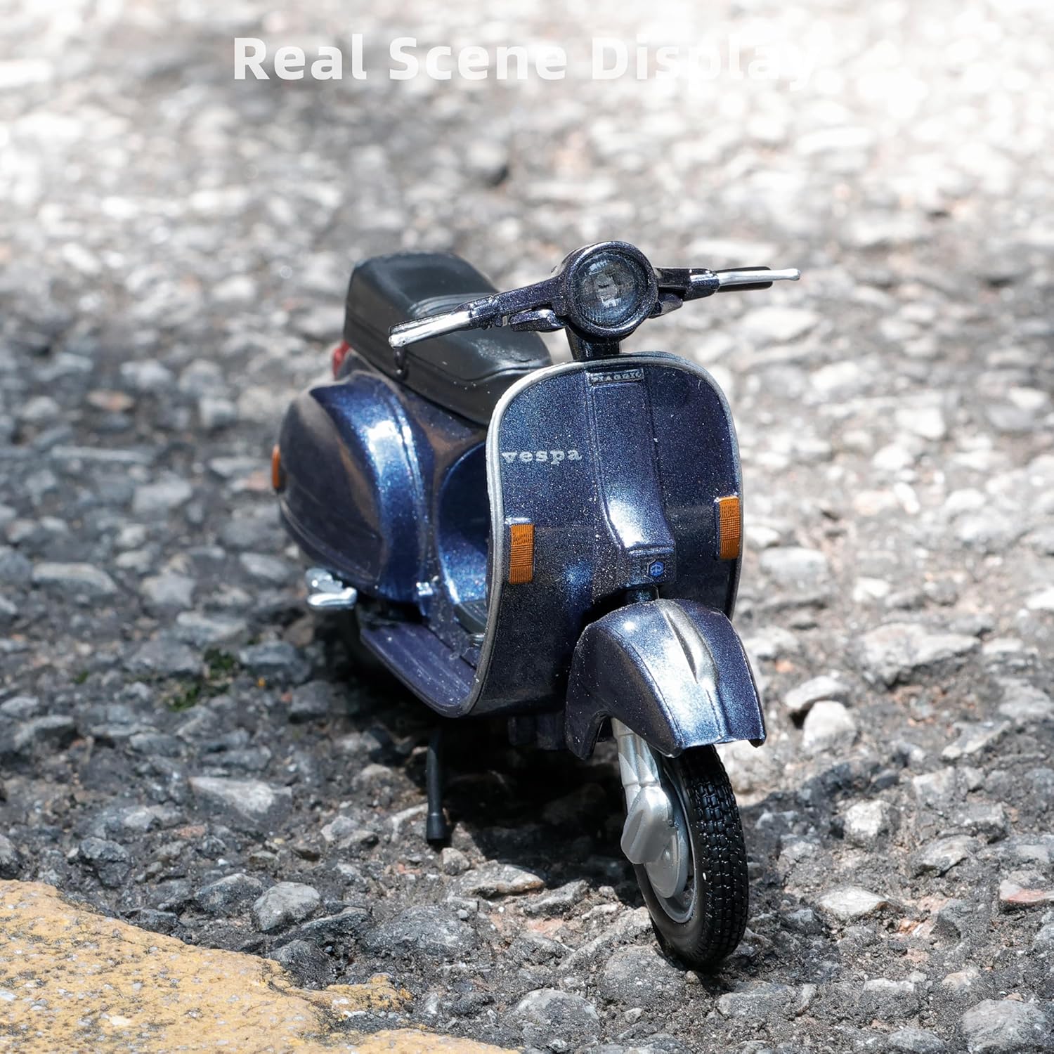 1:18 Scale Vespa P150X Scooter Model