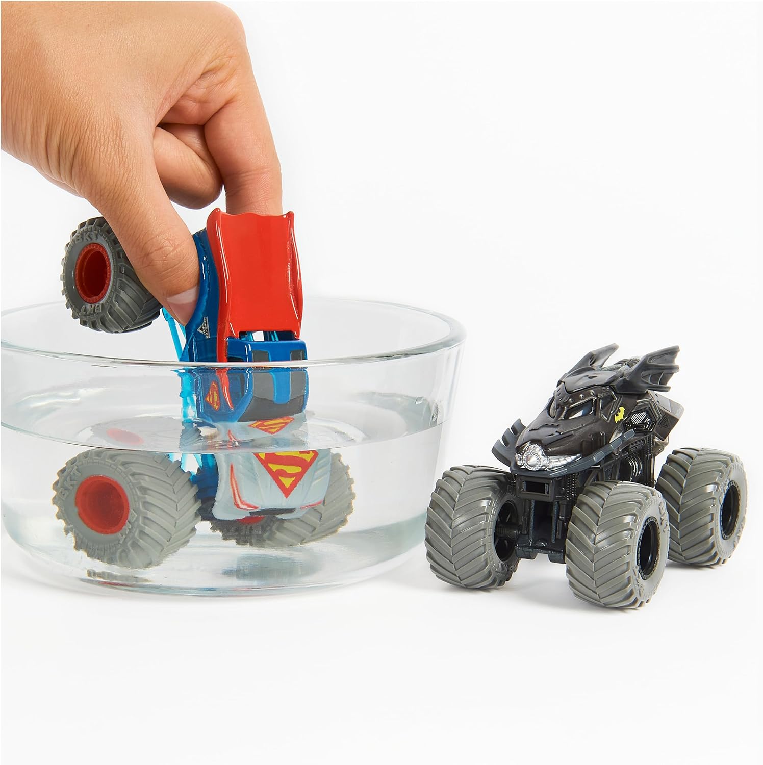 1:64 Scale Batman v Superman Truck