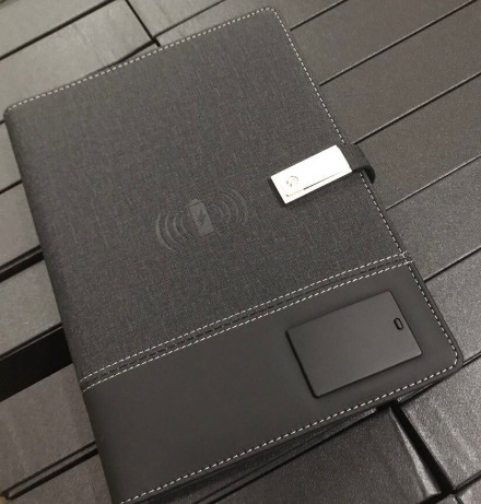 Customized-Luxury-Leather-Notebook-Wireless-Power-Bank.png Leather Notebook Set