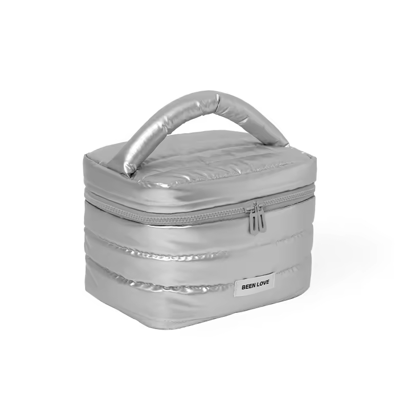 Large-Capacity-Portable-Makeup-Bag-with-Zipper.jpg Portable Makeup Bag