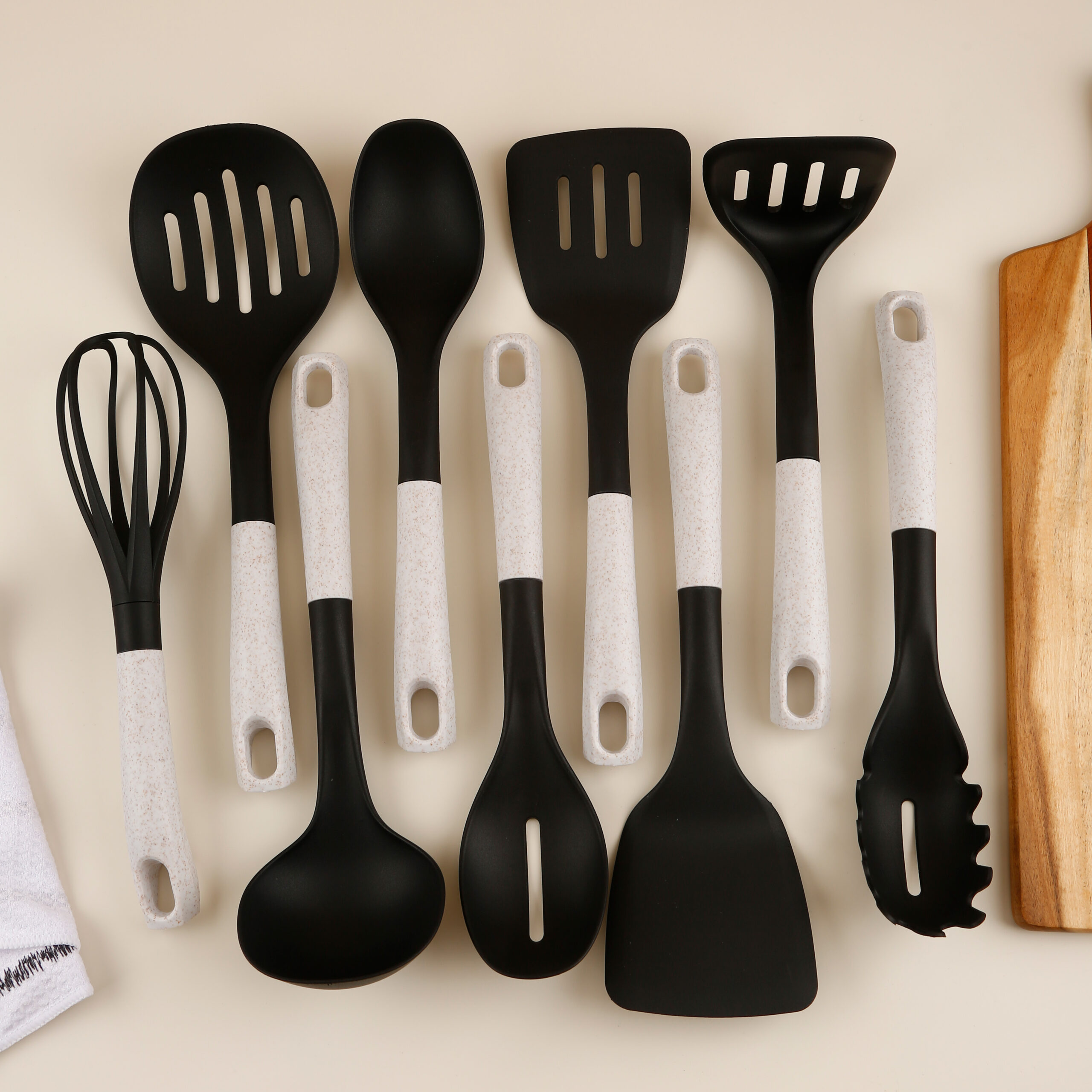 9 Piece Nylon Plastic Handle Kitchen Accessories