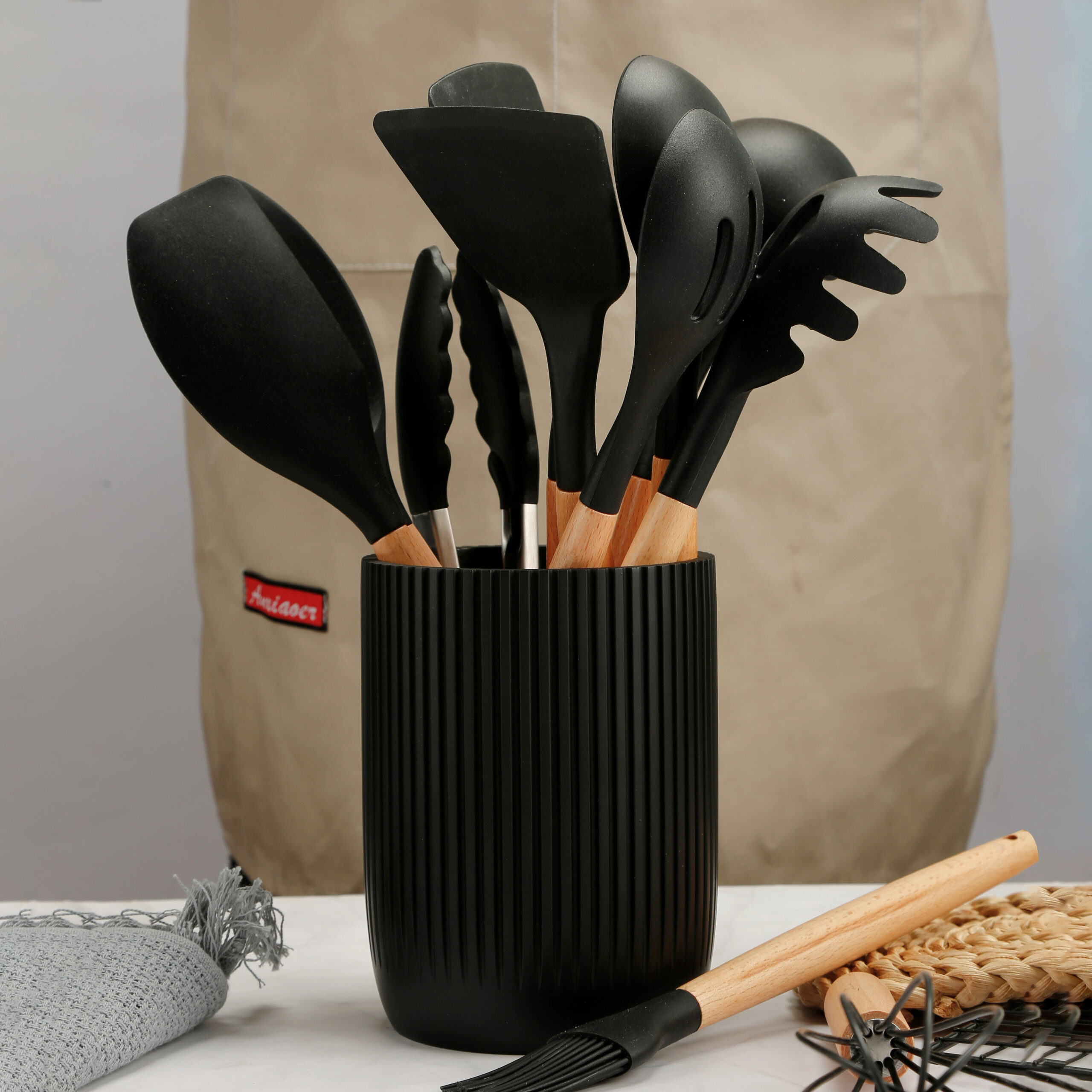 11 Piece Wood Handle Heat Resistant Non Stick Silicone Set
